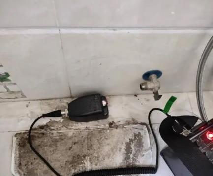 科尔沁左翼中屋顶漏水维修公司分享下卫生间漏水的危害及解决方法